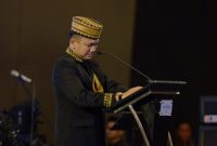 Ridho Ficardo meneteskan air mata saat samputan pelepasan purna tugas sebagai gubernur lampung periode 2014-2019. (ist)