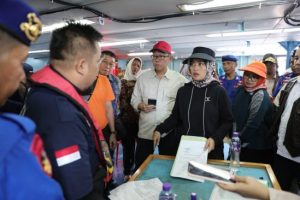 Wagub Lampung Sidak Kapal Asing Pemuat Ikan Krapu
