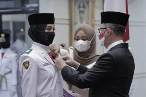 Sekdaprov Lampung Kukuhkan Pasukan Pengibar Duplikat Bendera Pusaka Provinsi Lampung Tahun 2021
