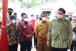 Gubernur Arinal dampingi Menteri Koordinator Perekonomian dan Kepala BNPB tinjau Pelaksanaan PPKM di Lampung