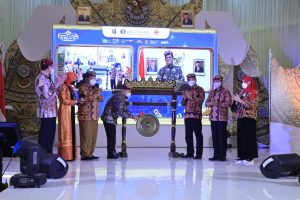 Gubernur Bersama Menteri Koperasi Buka Lampung Begawi 2021
