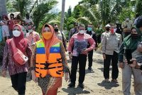 Bupati Tanggamus Serahkan 12 Unit Kapal Ambulance Pekon secara Simbolis. Ist