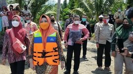 Bupati Tanggamus Serahkan 12 Unit Kapal Ambulance Pekon secara Simbolis. Ist