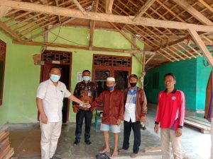 Manfaatkan Dana Desa, Kakam Aji Murni Jaya Salurkan BLT-DD Secara Dor to Dor