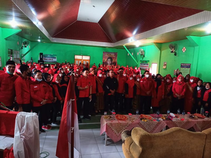 Jelang HUT ke-49, Ratusan Srikandi PDI Perjuangan Kecamatan Wonosobo Dikukuhkan. Ist