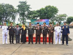 Arinal Djunaidi Mengikuti Upacara Peringatan HUT TNI ke – 77, Danrem 043/Garuda Hitam