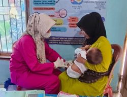 Nakes Puskesmas Kedondong Adakan Pelayanan Posyandu Bayi Balita di Desa Way Kepayang 