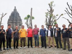 Kajari Tuba melaksanakan kegiatan menanam ratusan pohon di Destinasi Wisata Cakat Nyenyek