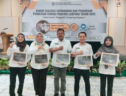 Berhasil Sukseskan Program SIKOMANDAN dan Penandaan Pendataan Ternak, Pemkab Tubaba Raih Lima Penghargaan Dari Gubernur Lampung