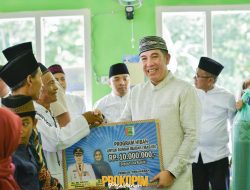 Silaturahmi Ramadhan, Bupati Pesawaran Berikan Bantuan Kepada Masyarakat Kecamatan Tegineneng dan Negeri Katon