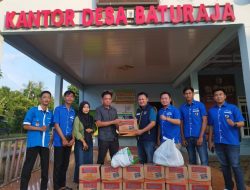DPK KNPI Way Lima Salurkan Bantuan untuk Korban Banjir di Desa Baturaja