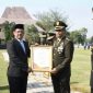 Pj Bupati Tubaba Berikan Penghargaan kepada Forkopimda