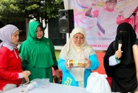Peringati Hati Ibu, Pj Ketua PKK Tinjau Stan di Unila