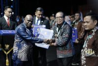 Pj Gubernur Terima Penghargaan Dari Menteri HAM 