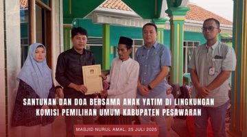 KPU Kabupaten Pesawaran Berikan Santunan untuk Anak Yatim di Desa Sukadadi