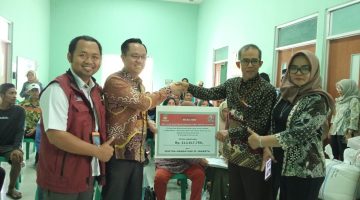 Kementerian Sosial Salurkan Bantuan Atensi Bagi Penyandang Disabilitas Binaan LKS Berkah Harapan Di Pesawaran