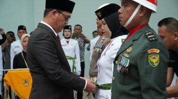 Bupati Kukuhkan Paskibraka Kabupaten Tulang Bawang Barat Tahun 2025
