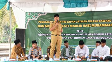 Bupati Tubaba Hadiri Pengajian Tri Lapan dan Peringatan Maulid Nabi