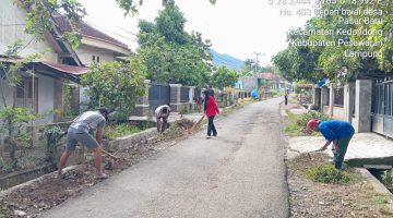 Semangat Gotong Royong, Desa Pasar Baru Gelar Jumat Bersih