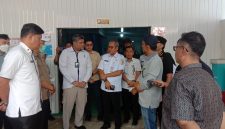 module: a; 
hw-remosaic: 0; 
touch: (-1.0, -1.0); 
modeInfo: ; 
sceneMode: Auto; 
cct_value: 0; 
AI_Scene: (-1, -1); 
aec_lux: 98.0; 
hist255: 0.0; 
hist252~255: 0.0; 
hist0~25: 0.0;